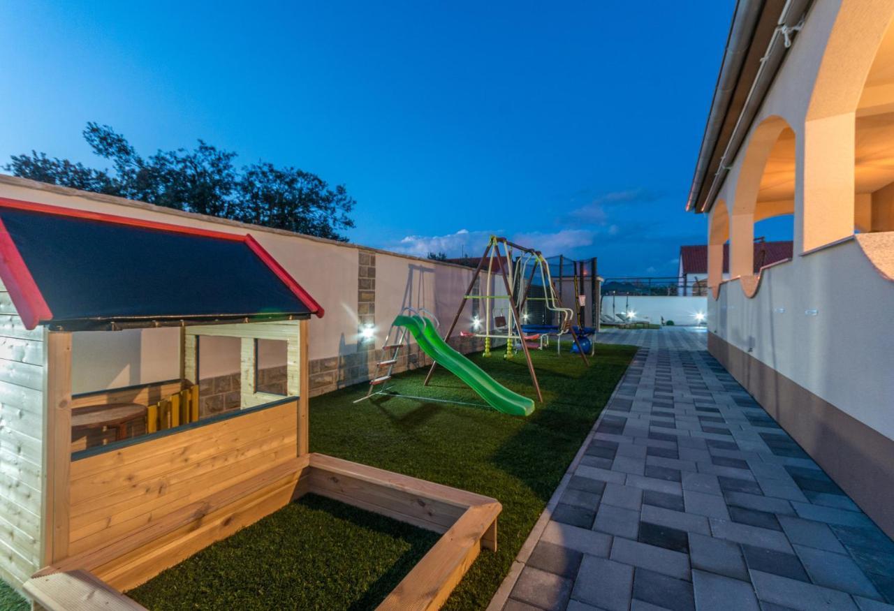 Villa Lucija Biograd Na Moru Exterior foto